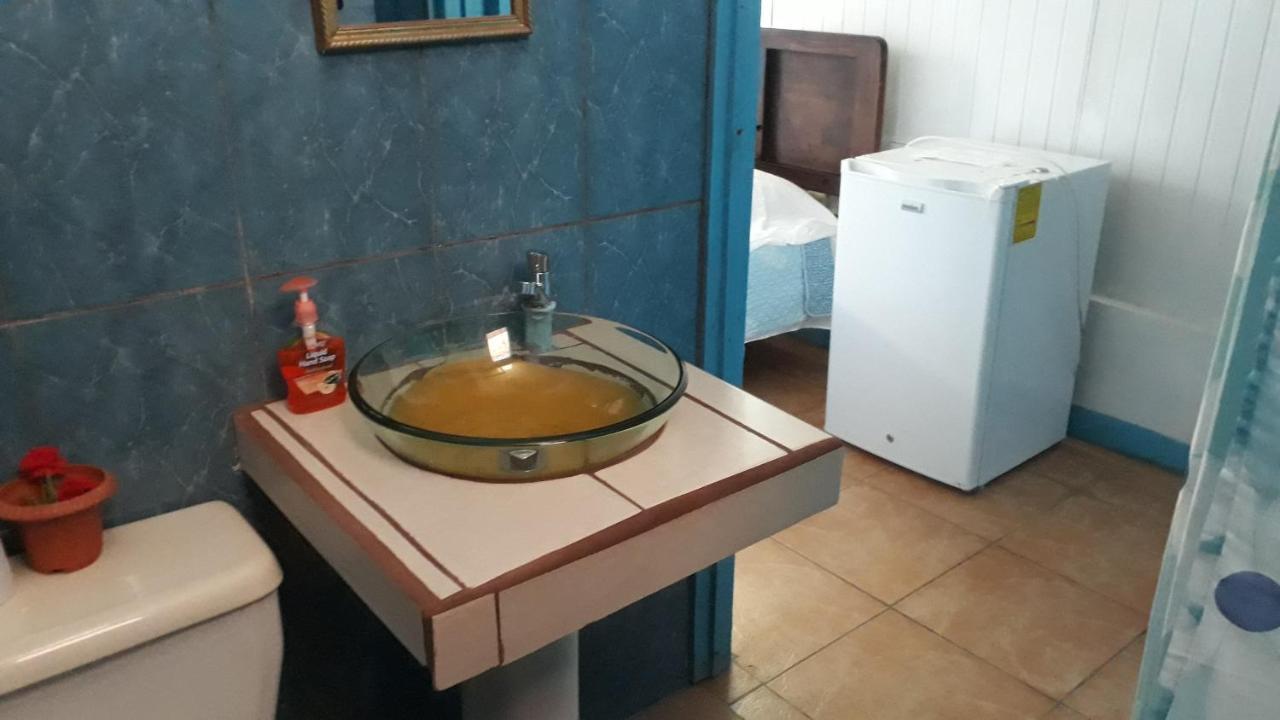 Hotel La Uvita Пуэрто-Лимон Экстерьер фото